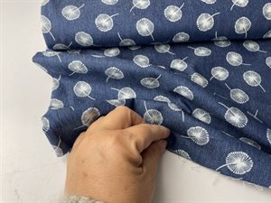 Fastvævet denim - flot mørk denimblå med mælkebøtter